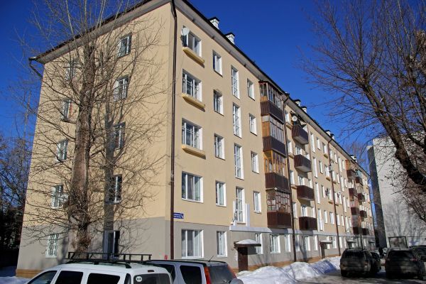 Обшивка лоджий и балконов сайдингом снаружи - фото 82